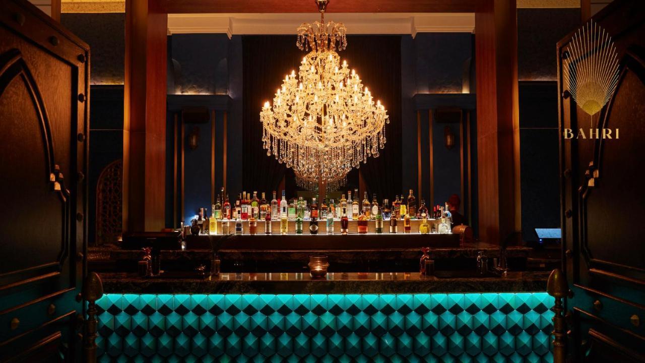 Jumeirah Mina Al Salam Dubai Eksteriør bilde The bar at the 1919