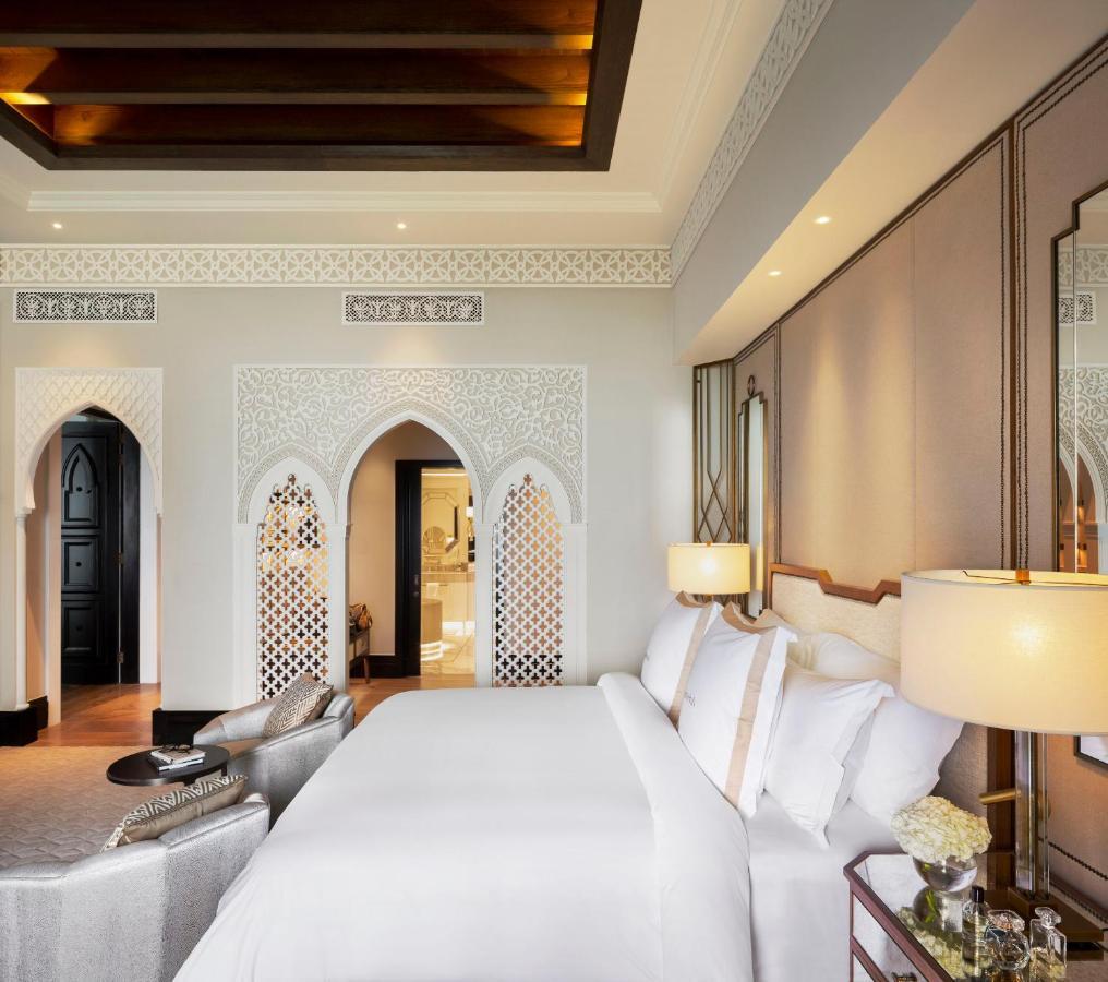 Jumeirah Mina Al Salam Dubai Eksteriør bilde A bedroom at the hotel