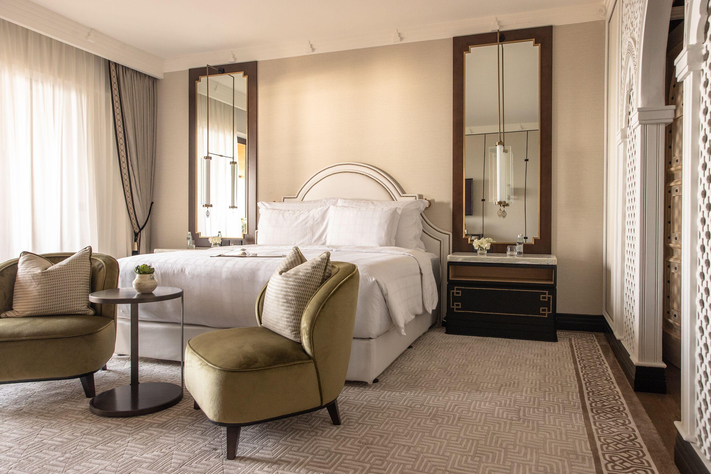 Jumeirah Mina Al Salam Dubai Eksteriør bilde A bedroom at The St. Regis Mumbai