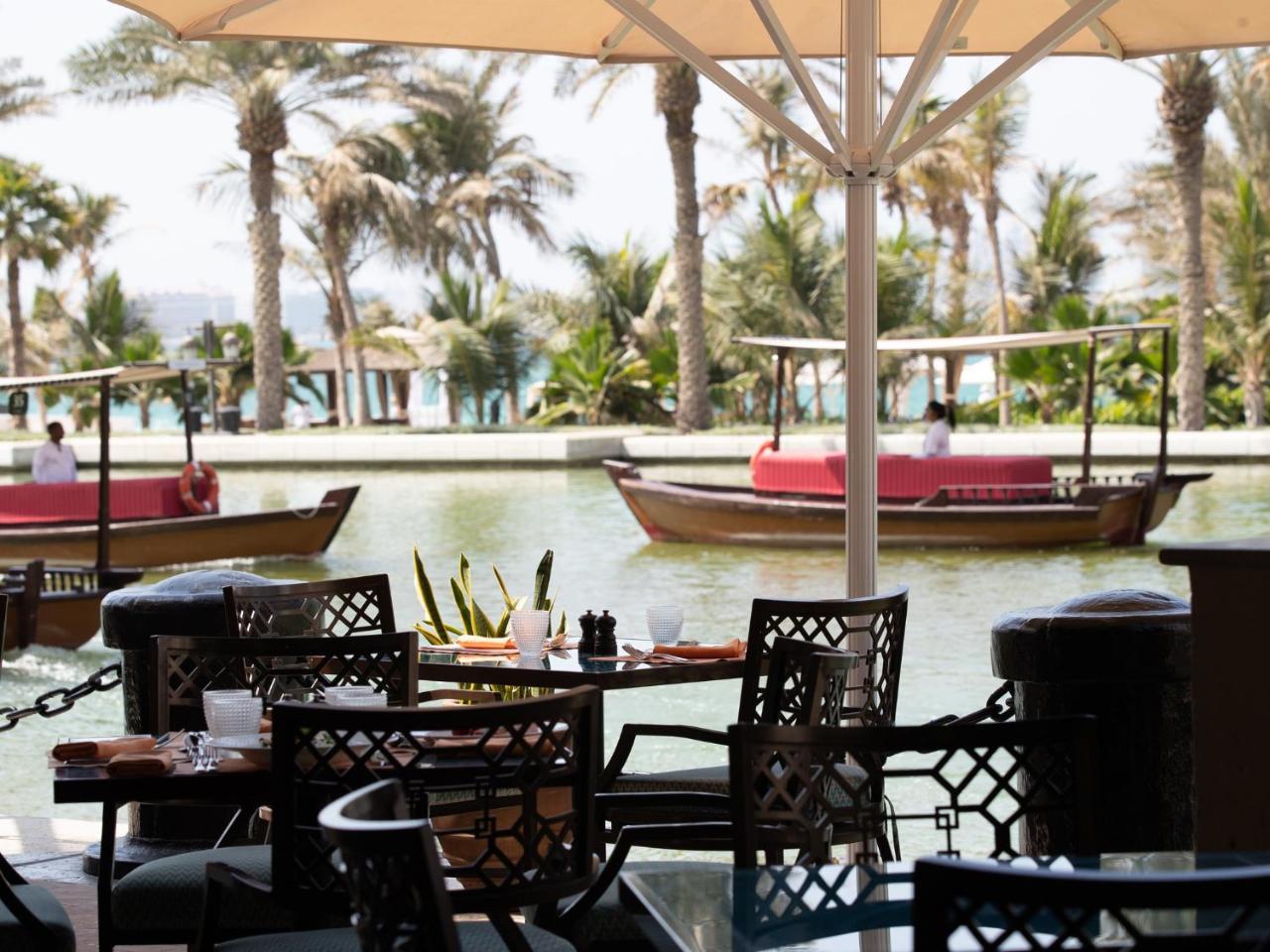 Jumeirah Mina Al Salam Dubai Eksteriør bilde The Creek Restaurant